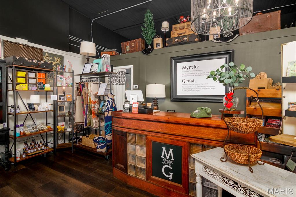 Highland - Commercial Sale