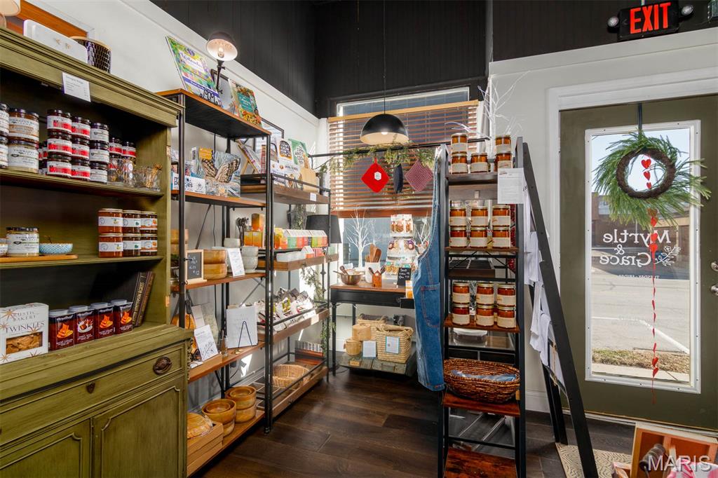 Highland - Commercial Sale