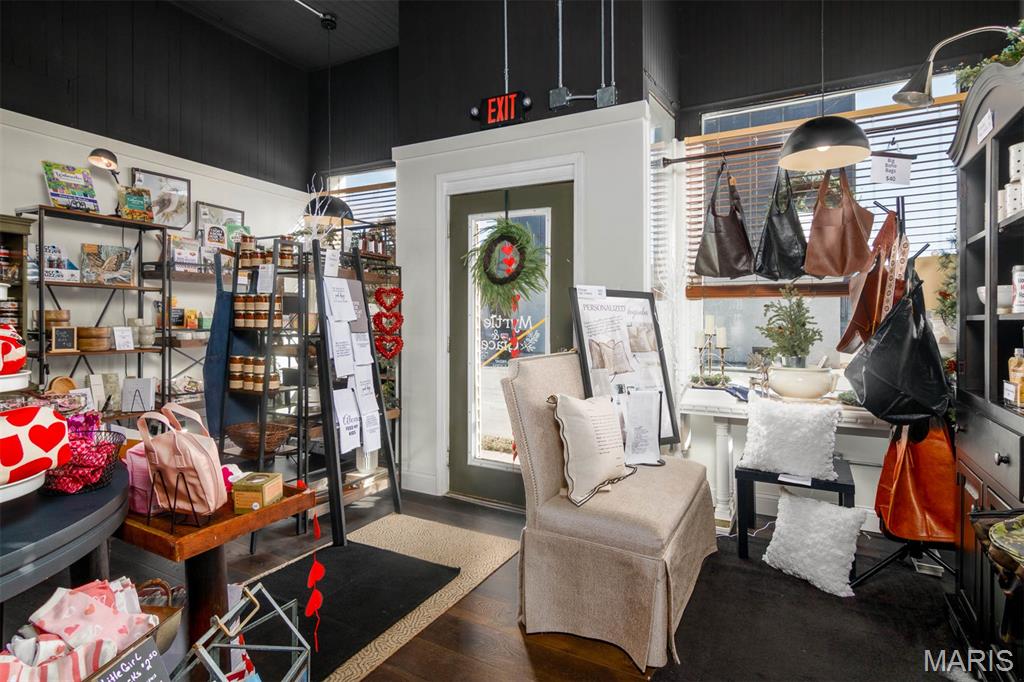 Highland - Commercial Sale