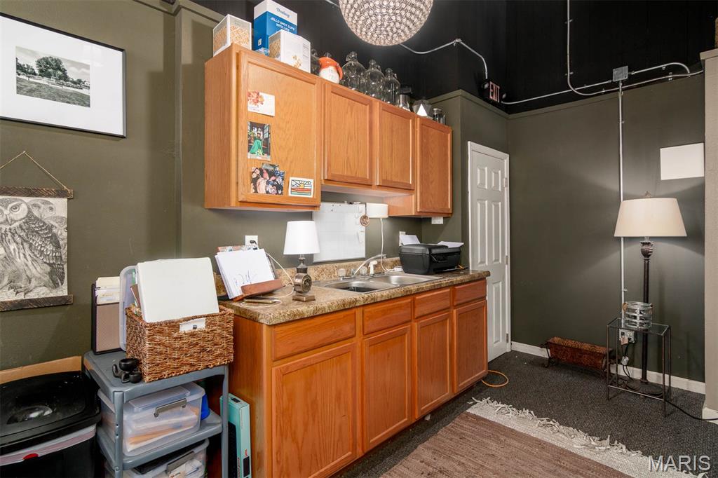 Highland - Commercial Sale