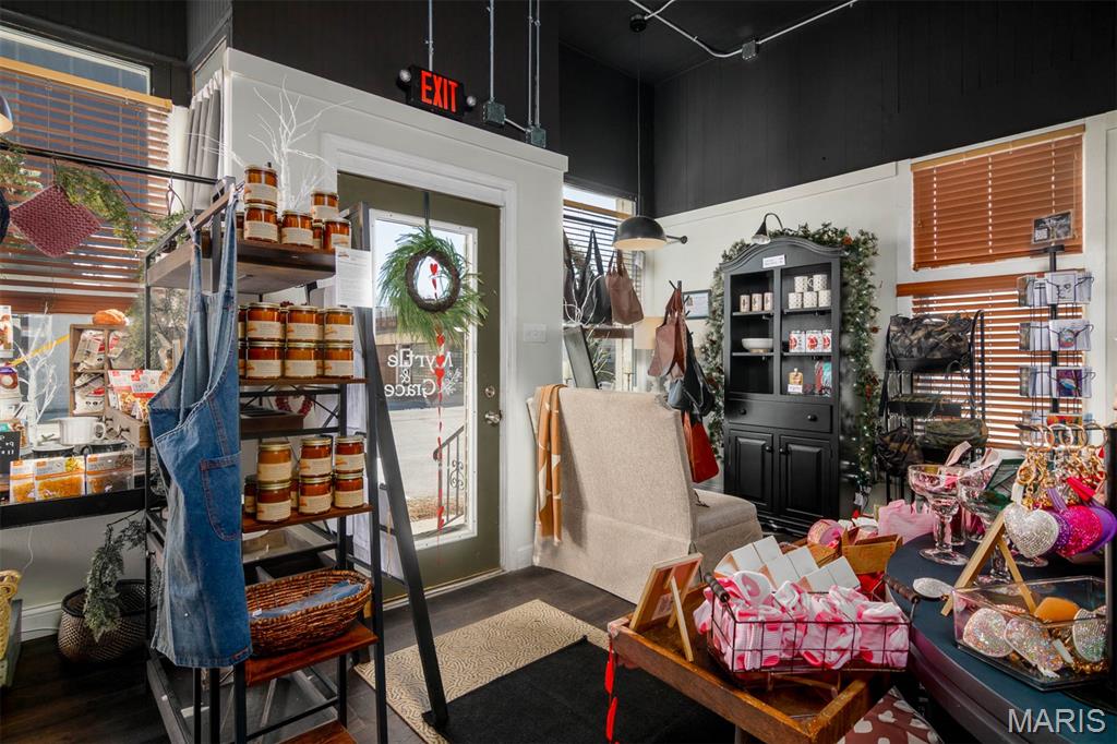 Highland - Commercial Sale