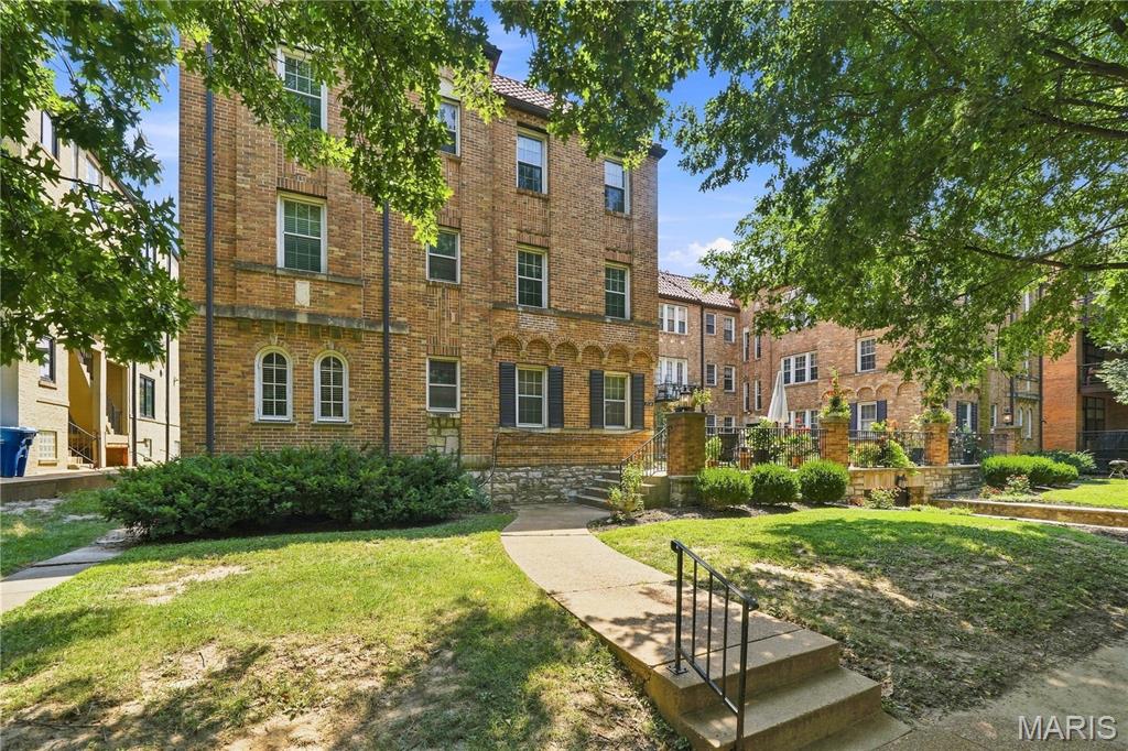 Cromwell Condo - Residential