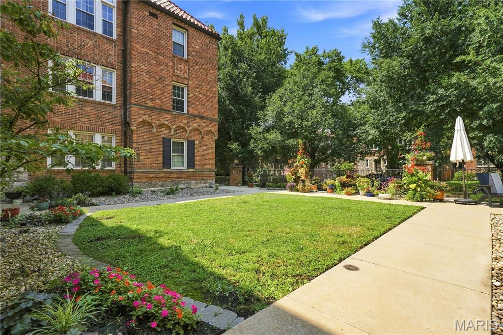 Cromwell Condo - Residential
