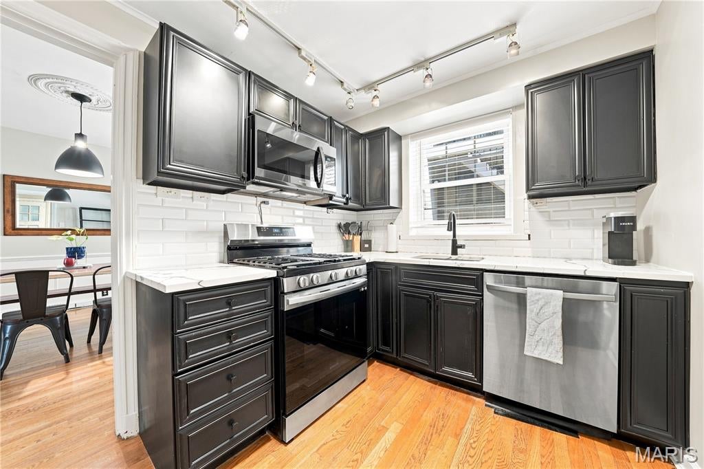 Cromwell Condo - Residential