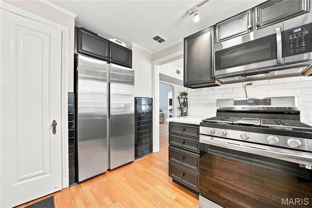 Cromwell Condo - Residential