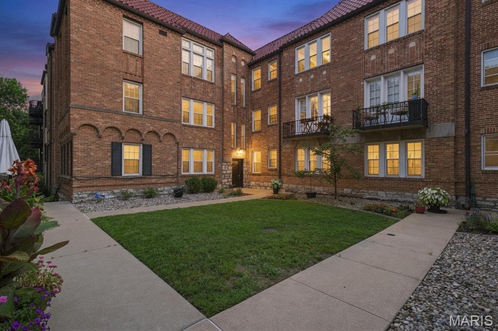Cromwell Condo - Residential