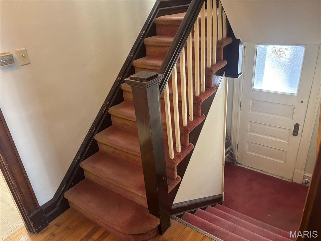 Middle Carlyle - Commercial Sale