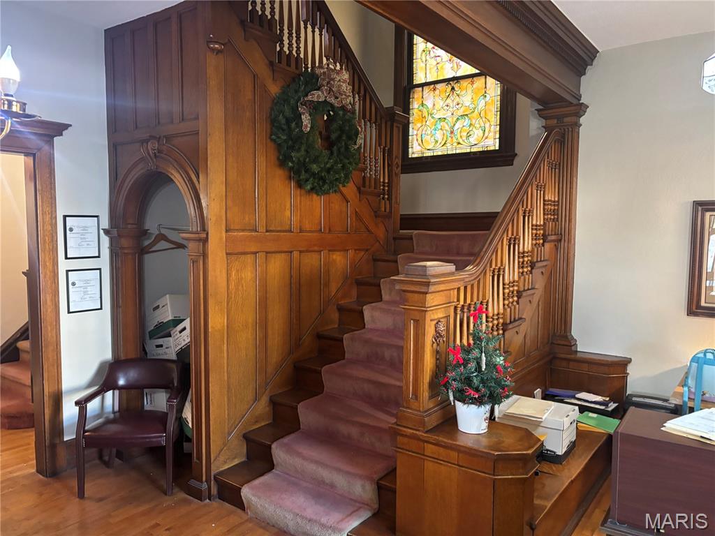 Middle Carlyle - Commercial Sale