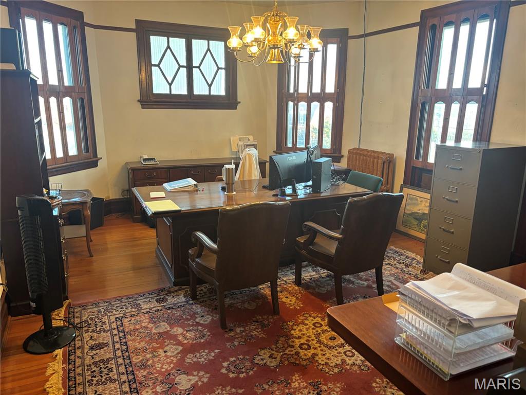 Middle Carlyle - Commercial Sale