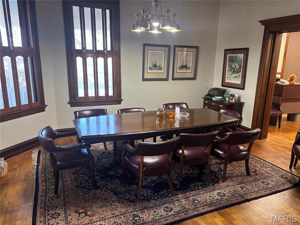 Middle Carlyle - Commercial Sale