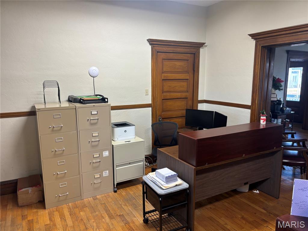 Middle Carlyle - Commercial Sale