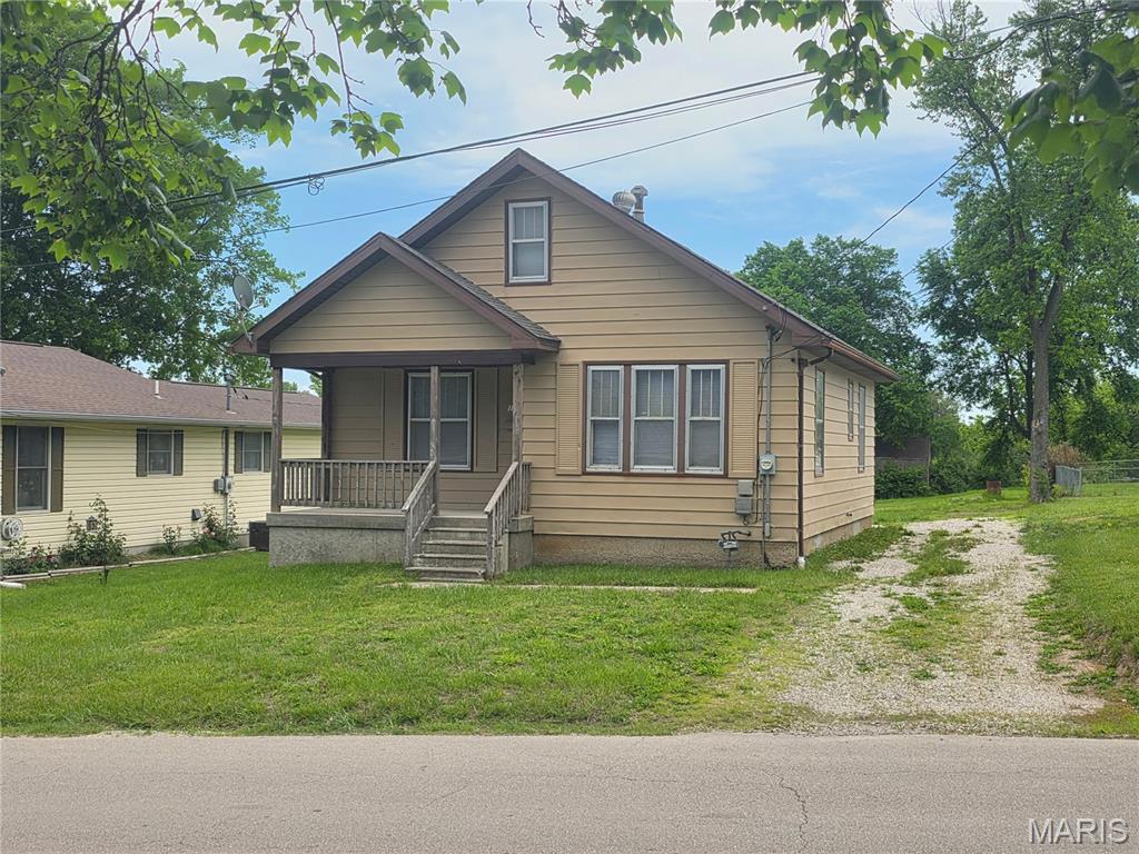 Beautiful, well maintained 3-bedroom, 1-bath home near historic downtown Ste. Genevieve. Showing almost 1200 square feet, this home features a great layout with a bonus room on second floor.  A walk-up basement provides ample storage and the property includes level yard. The covered front and back porch is added features that make this property feel like home. This home is in a prime location—just minutes from both schools, the business district, shops, and restaurants. Don’t miss this incredible opportunity—schedule your showing today!