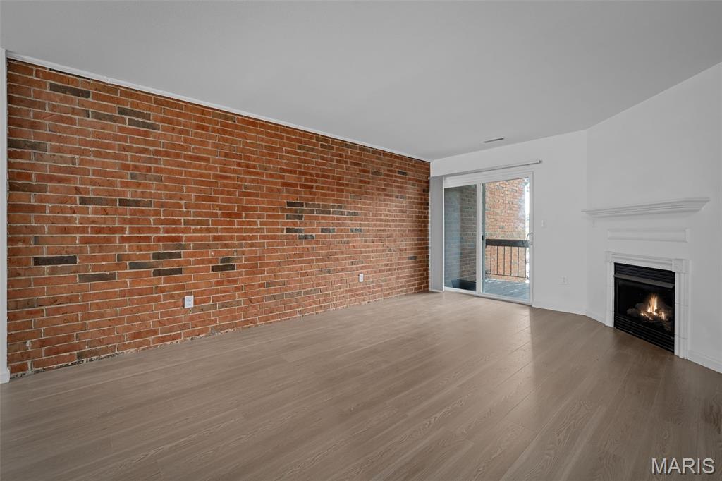 Greenbriar Condo - Residential