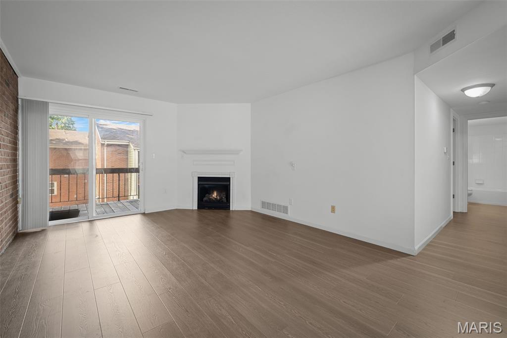 Greenbriar Condo - Residential