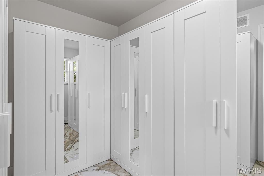 Grimm Lt Split Two - Residential