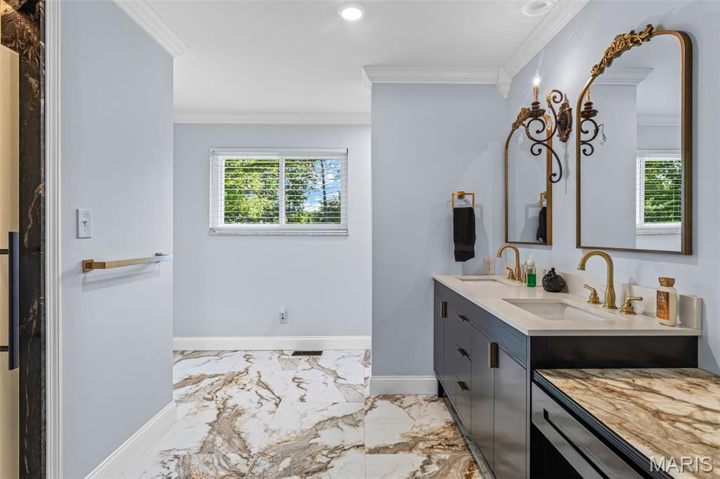 Grimm Lt Split Two - Residential