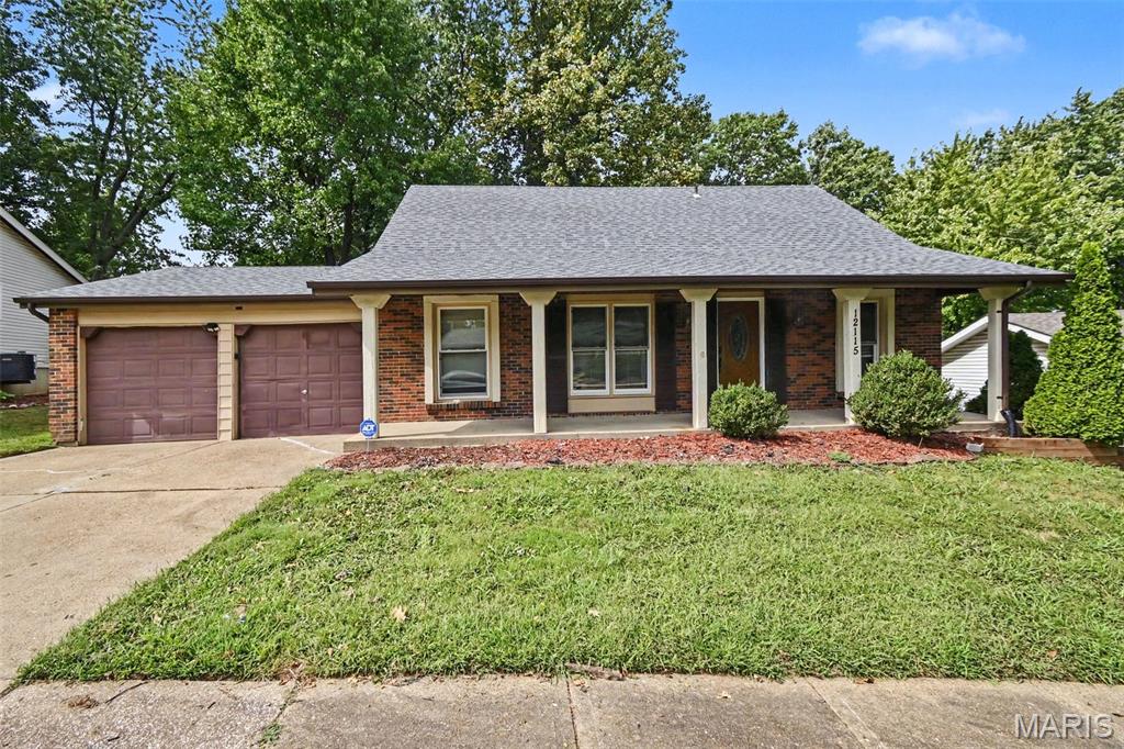Welcome to this spacious 5-bedroom, 2-bathroom home located in the desirable Whitney Chase North neighborhood. This home features an spacious floor plan that creates a seamless flow, where the kitchen directly overlooks the backyard. The kitchen comes equipped with granite countertops and a mix of black and stainless-steel appliances. Additional space includes an unfinished basement offering plenty of room for storage or future customization. Conveniently located near shopping, restaurants, parks, schools, and major highways, this home offers the perfect blend of comfort, space, and convenience.
Schedule your private showing today!

One or more photos are virtually staged.