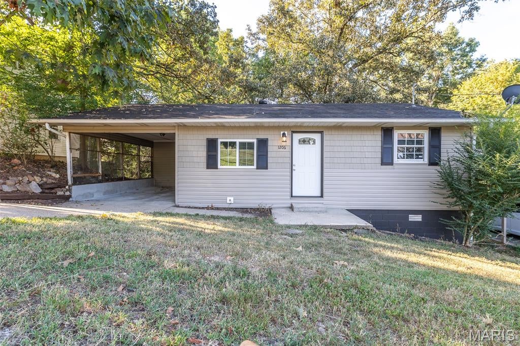This super cute 3-bedroom, 1-bath home has been beautifully remodeled and is ready for its next owner! Featuring a fresh, updated interior with plenty of charm, this home offers a comfortable layout with inviting living spaces and nicely updated finishes throughout. Step outside onto the deck overlooking the spacious backyard—perfect for relaxing, entertaining, or enjoying your morning coffee. If you're looking for a move-in-ready home that is cute, comfortable, and full of character, this one is definitely worth a look! Call today before gone tomorrow!