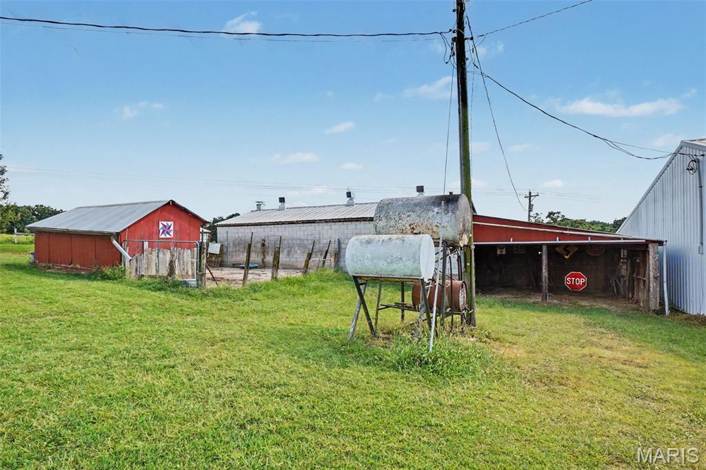 NEW HAVEN - Farm