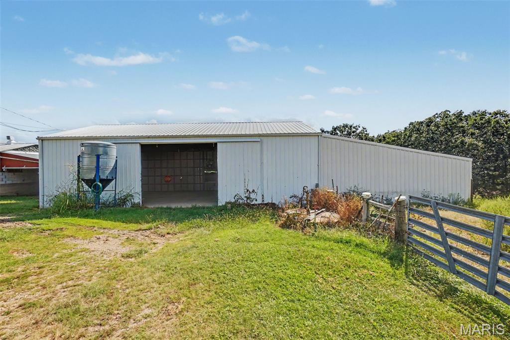 NEW HAVEN - Farm