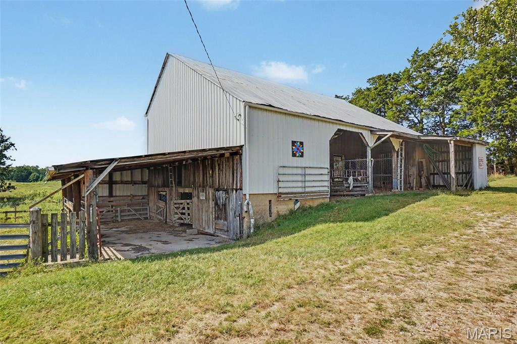 NEW HAVEN - Farm