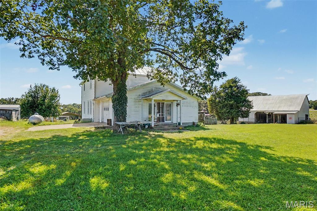 NEW HAVEN - Farm