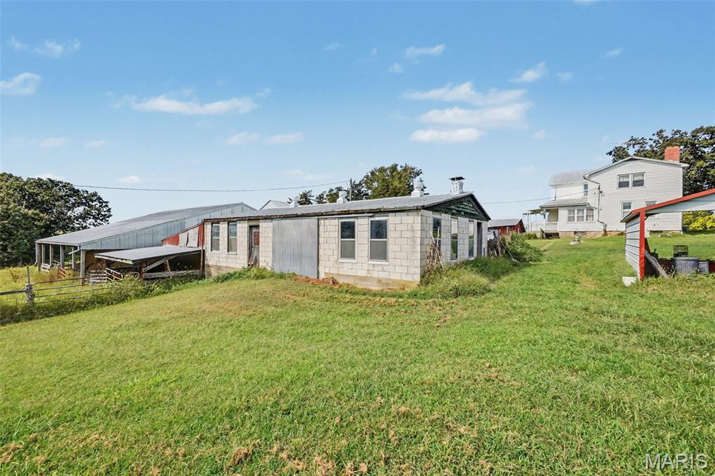 NEW HAVEN - Farm