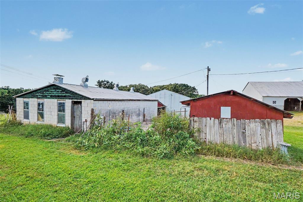 NEW HAVEN - Farm