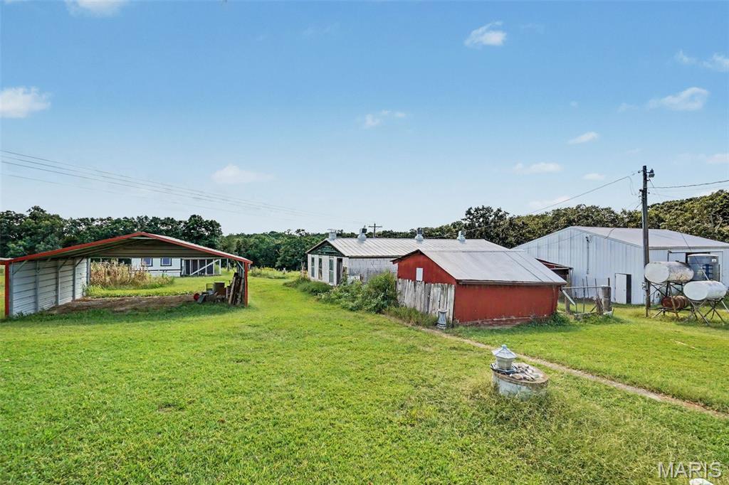NEW HAVEN - Farm