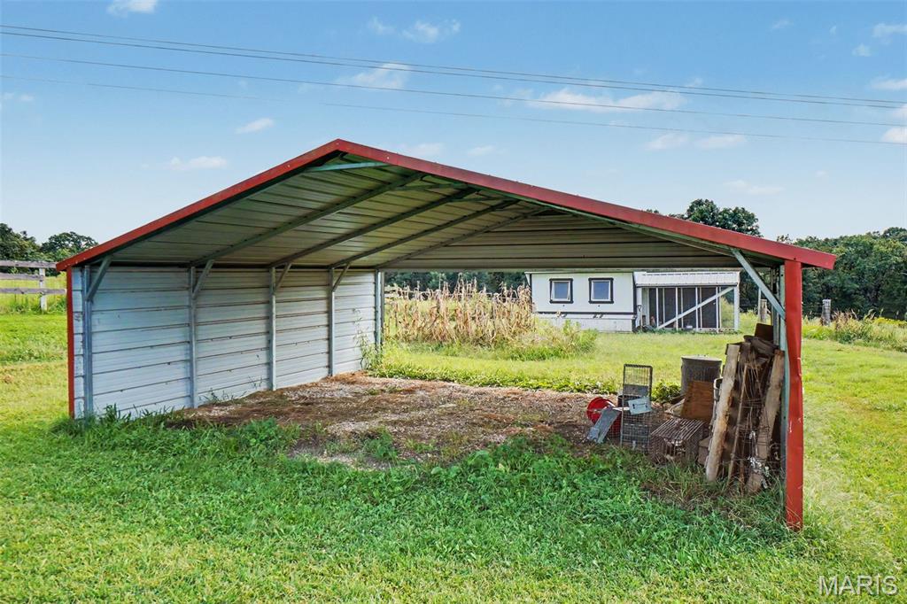 NEW HAVEN - Farm