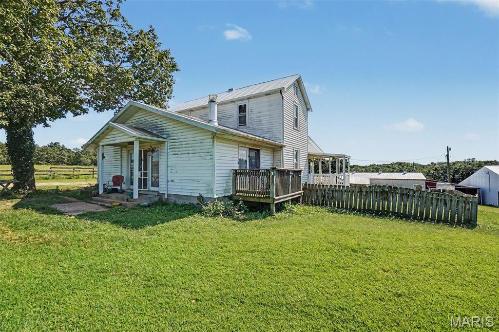 NEW HAVEN - Farm