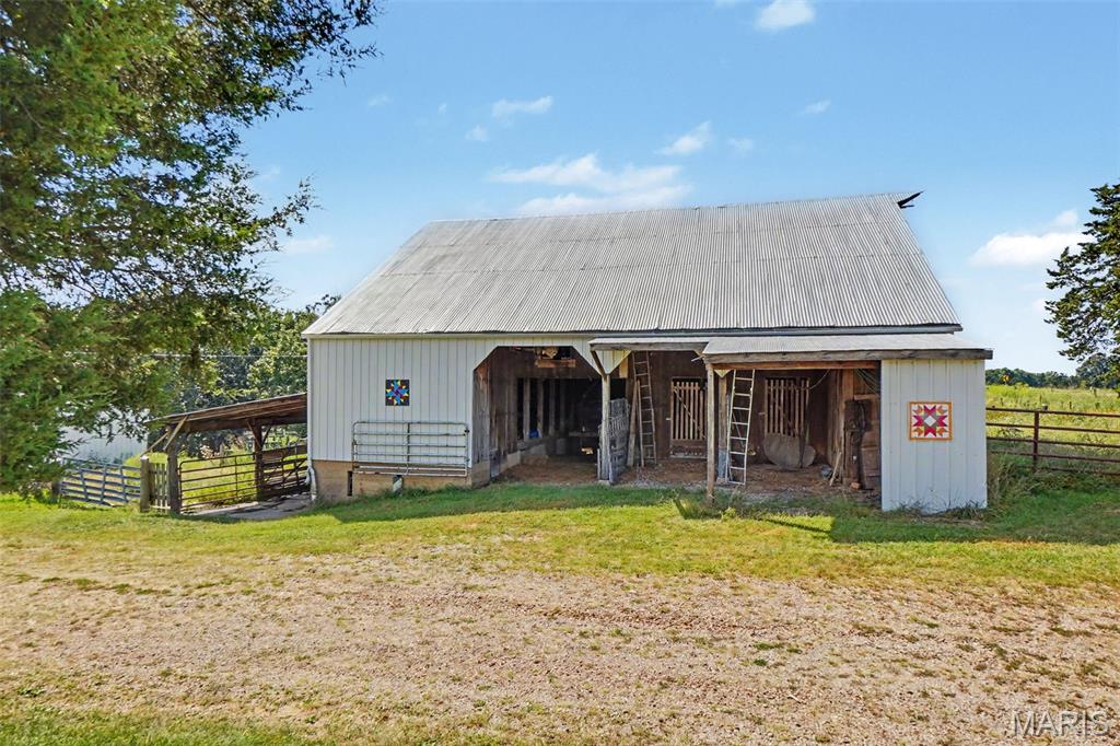 NEW HAVEN - Farm