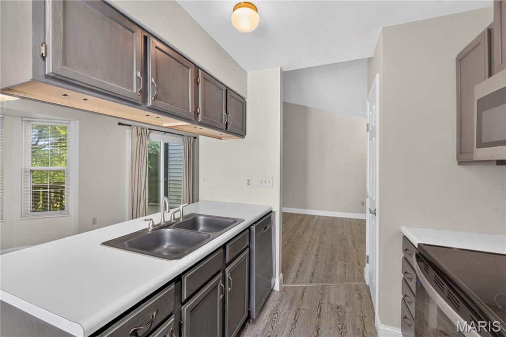 Stone Ridge Estate Condos - Residential