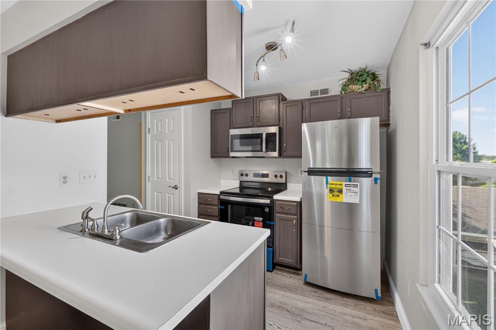 Stone Ridge Estate Condos - Residential