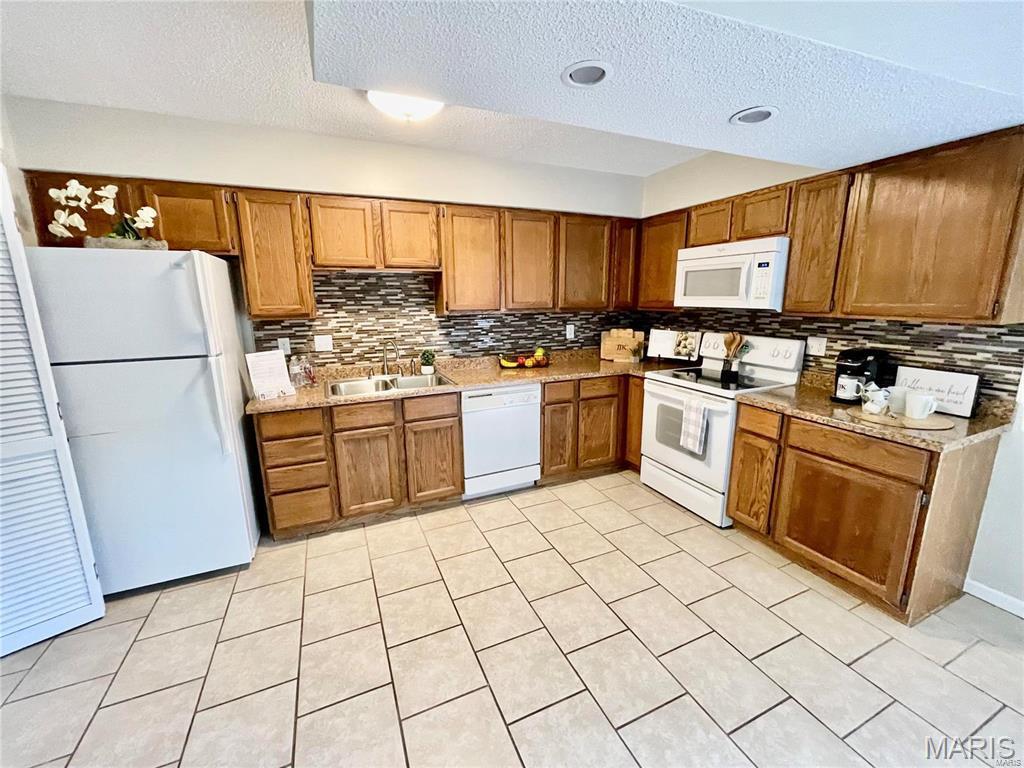 West Wood Condo 01 - Residential Lease