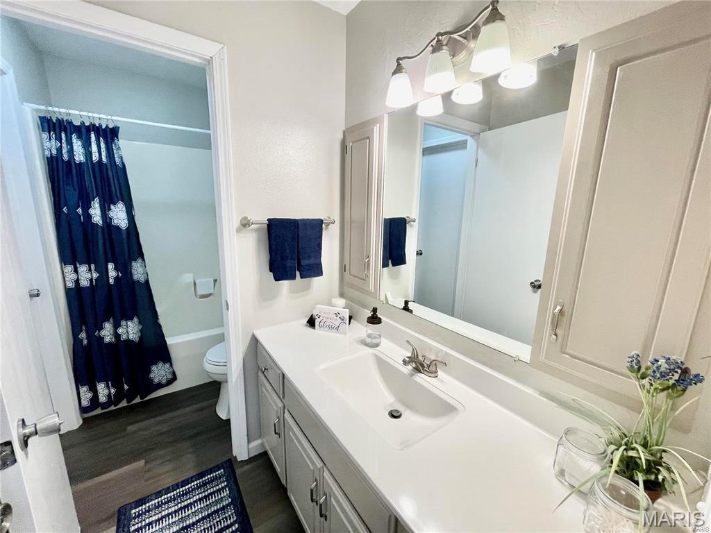West Wood Condo 01 - Residential Lease