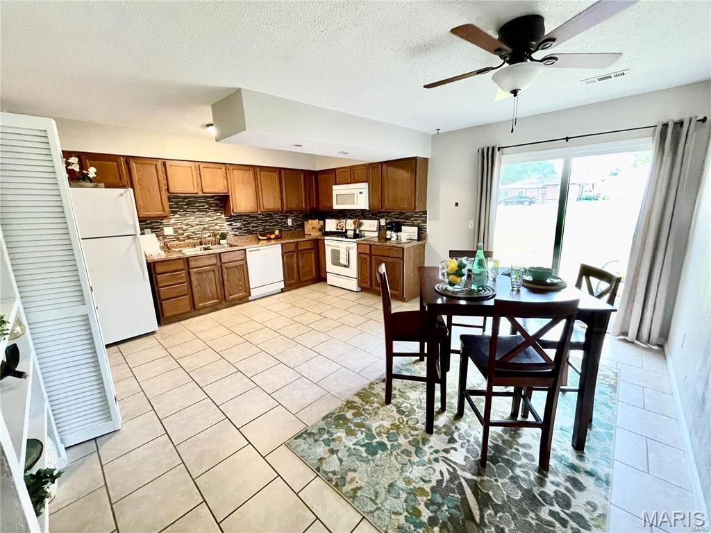 West Wood Condo 01 - Residential Lease