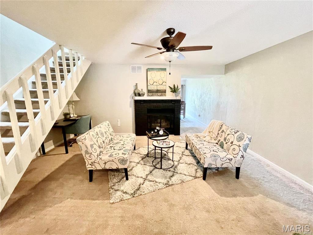 West Wood Condo 01 - Residential Lease