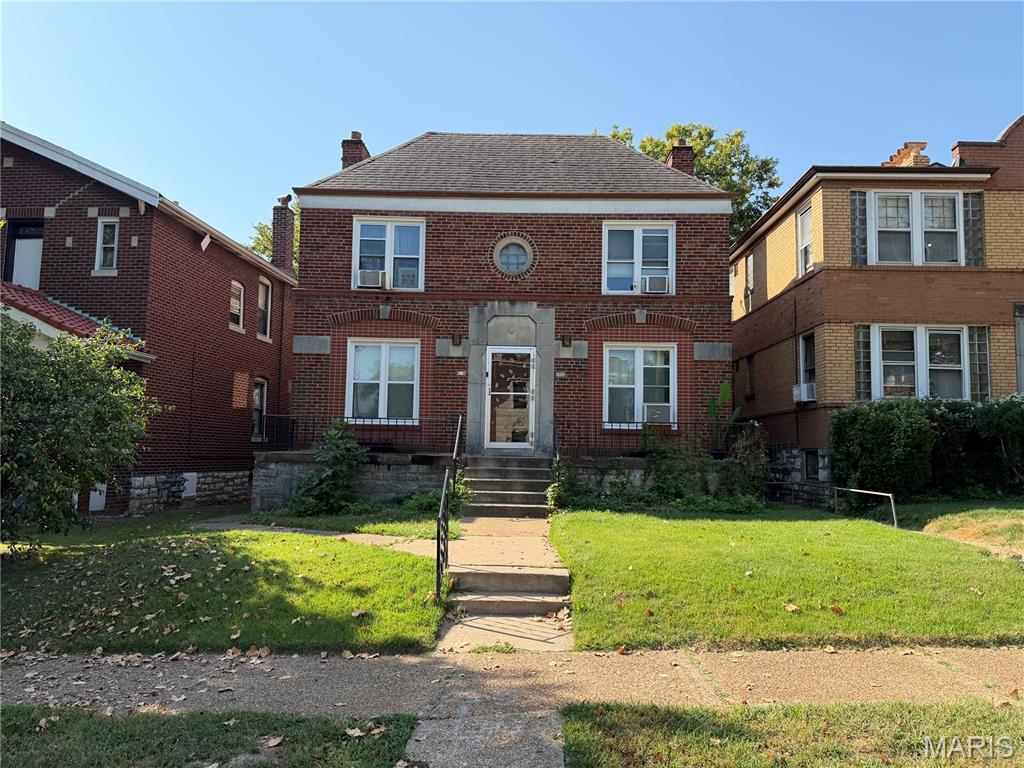 Great opportunity to own a cash-flowing 4 family in great South Hampton location!!  This all brick 4 family offers updated plumbing and replacement windows!  The 3 car garage offers additional possibilities for rental income!  3 of the 4 units are currently occupied.  2 rent at $850 and one is at $825 all currently month to month.  All are 1 bedroom 1 bathroom units!  What a great opportunity to purchase as an owner occupant and live in the vacant unit or purchase this amazing building with great bones that is cash flowing at closing!!