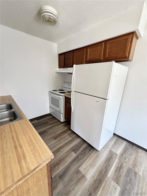 NOT IN A SUBDIVISION - Residential Lease