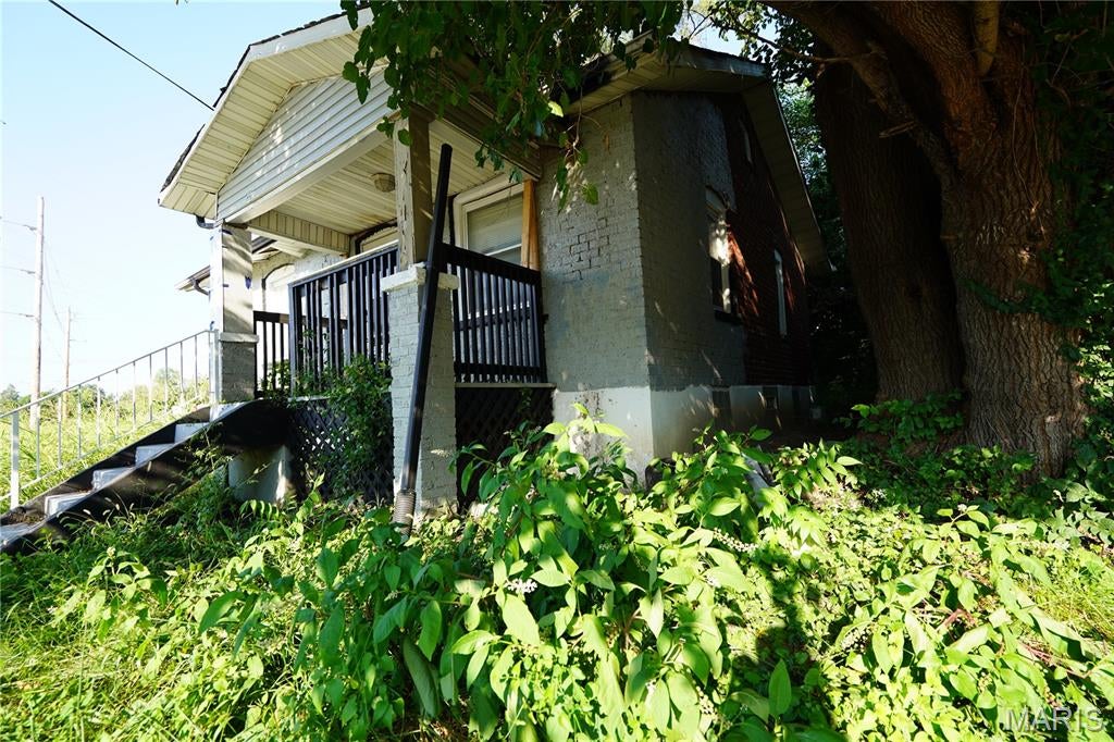 Great opportunity for investors or buyers looking for a project! This 2-bedroom, 1-bath property is being sold as-is, with the seller making no repairs or improvements. Bring your vision and turn this fixer-upper into a great home or investment property.