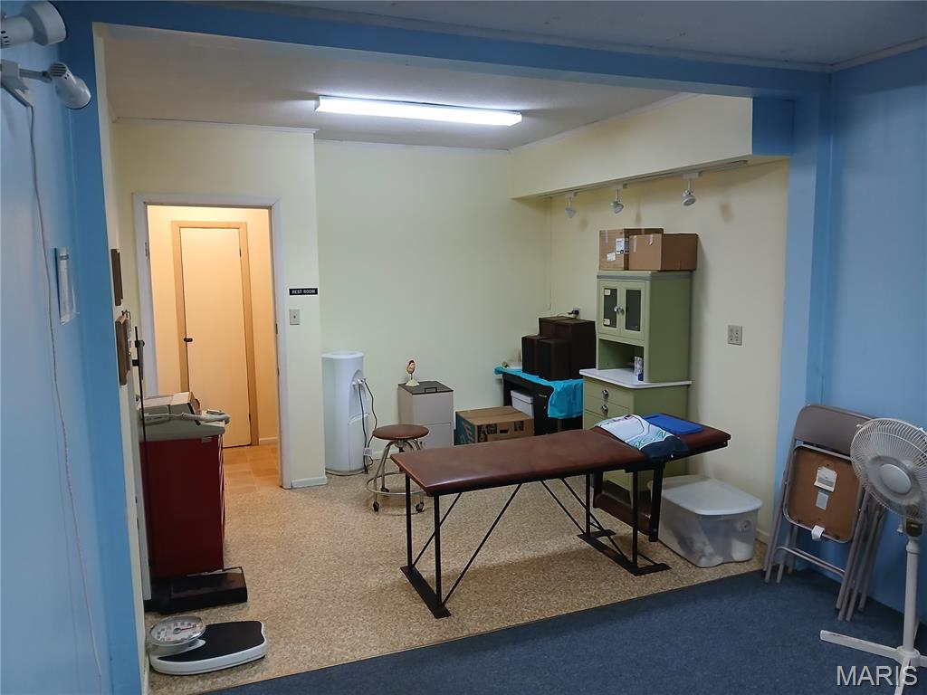 Lakeside - Commercial Sale