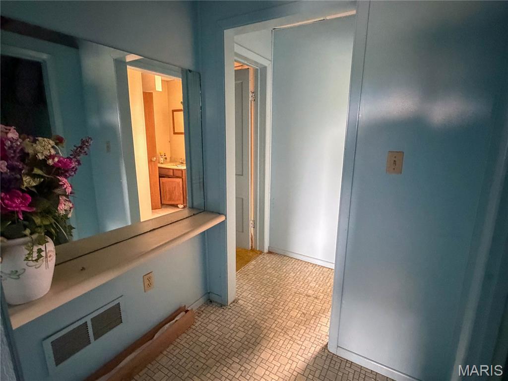 Lakeside - Commercial Sale