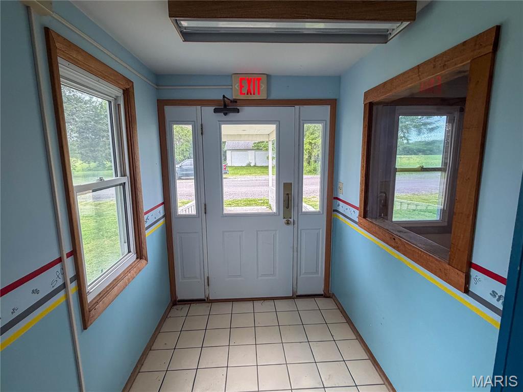 Lakeside - Commercial Sale