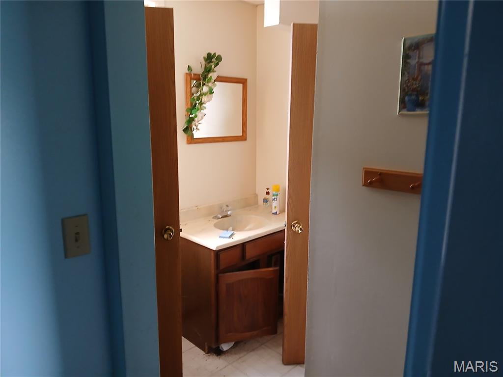 Lakeside - Commercial Sale