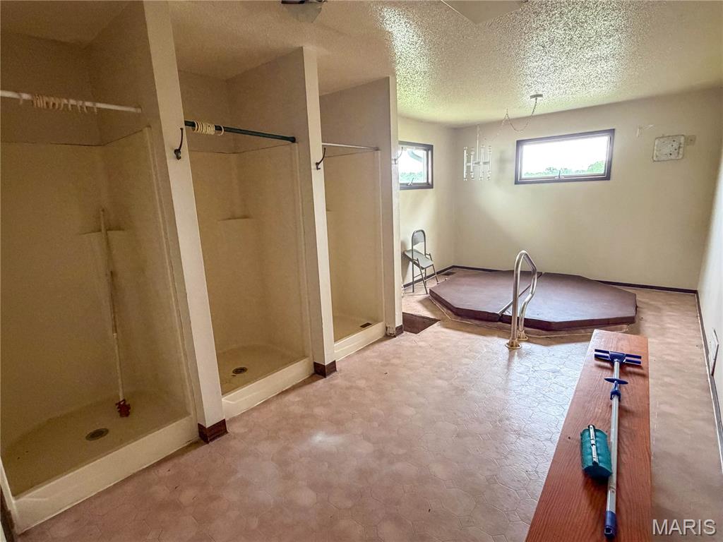 Lakeside - Commercial Sale