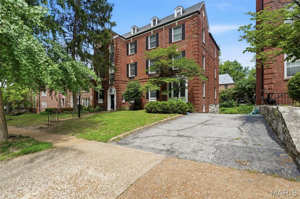 Wellington Way Condo - Residential