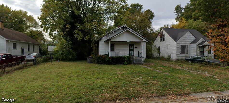 This Property will be auctioned on Auction.com - please go to the website, register an account and submit your offer(s). Estimated 3BR/1BA ranch with full 832 sq ft main level PLUS 832 sq ft basement. Built 1910 in 62204 zip! N 39th St corridor shows consistent investment activity. Full basement adds storage and square footage. Perfect for ESL 62204 market specialists, rental portfolio builders seeking cash flow, contractors with efficient basement processes, flippers experienced in N 39th St corridor dynamics. Exterior showing (curb viewing) only. NO inside showings available, no more inside pictures available. No contingencies will be accepted. Cash sale only. Sold "where is and as is" No Survey or Keys Provided. Interior Access for Home Inspections Will Not Be Granted. Listing Information May Not Be Accurate. Buyers Must Do Their Own Due Diligence to Verify Number of Beds, Baths, Square Footage, Room Sizes, Lot Size & Any Other Property Details. Photos, Marketing Comments, and Due Diligence Items are Provided for Guidance Purposes Only. By Making an Offer on This Property, the Buyer Represents They Have Independently Verified All Information and Have Made the Decision to Make an Offer Based Upon Their Own Investigation.
