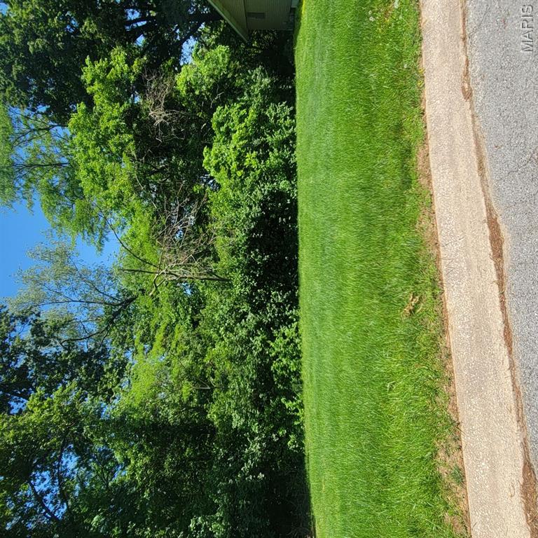 Whispering Oaks - Land