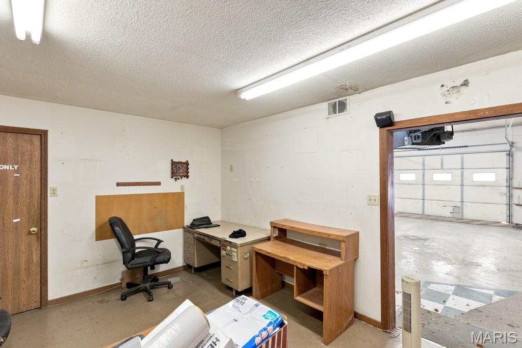 n/a - Commercial Sale